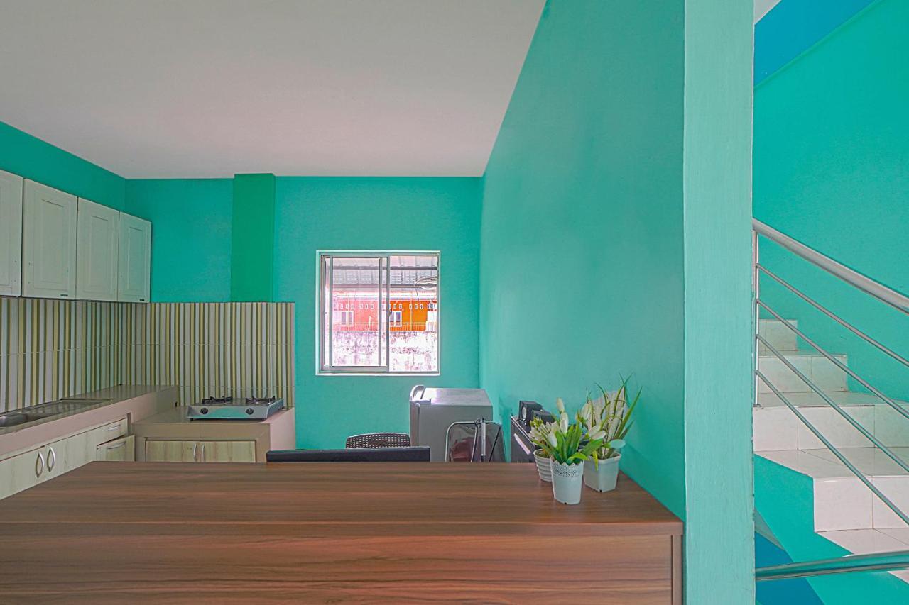 Oyo 90637 Rumah Ni Karo Медан Екстериор снимка