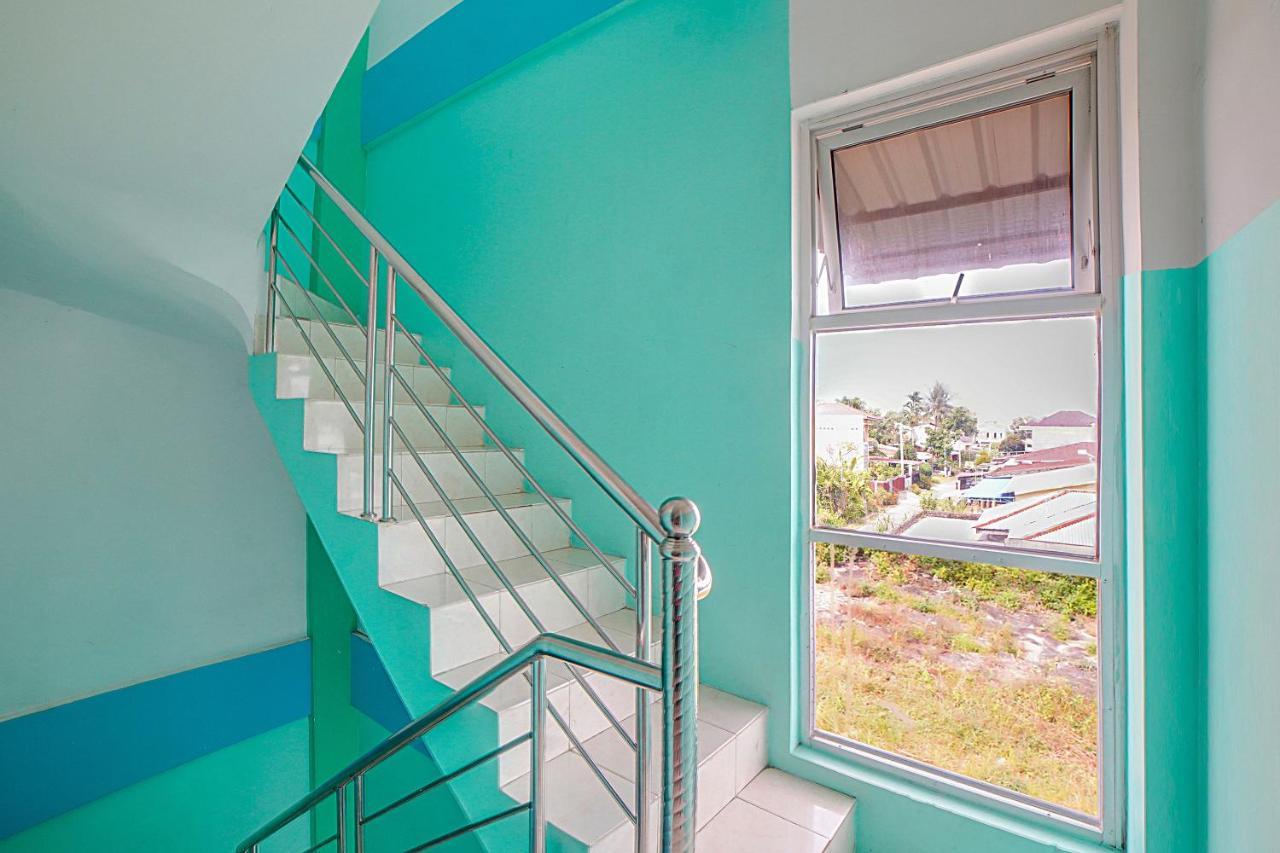 Oyo 90637 Rumah Ni Karo Медан Екстериор снимка